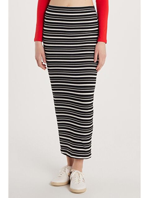 TUDORS Kadın Slim Fit Viskon Çizgili Normal Bel Etek - S000521685-23173