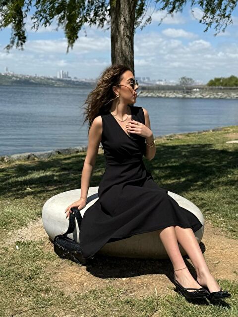 Jane's Kadın Ithal Krep Kumaş Kruvaze Yaka Eteği Kloş Kolsuz Mini Elbise