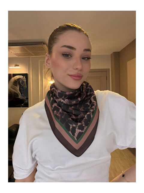Luminos Butik Kadın Leopar Desenli Saten Boyun Fuları Bandana Kahverengi FLR2004
