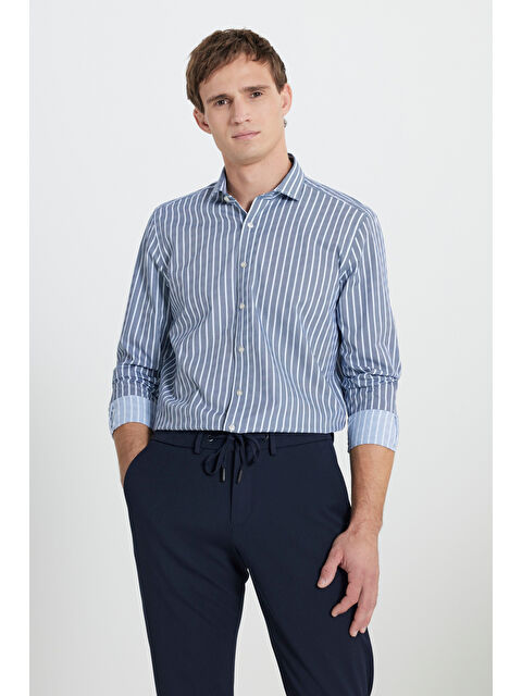 Altınyıldız Classics Erkek Beyaz-Lacivert %100 Pamuk Slim Fit Dar Kesim Küçük İtalyan Yaka Çizgili Gömlek - S000403179-37494