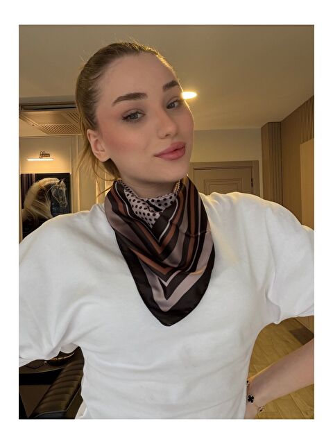 Luminos Butik Kadın Desenli Saten Boyun Fuları Bandana Kahverengi FLR2000