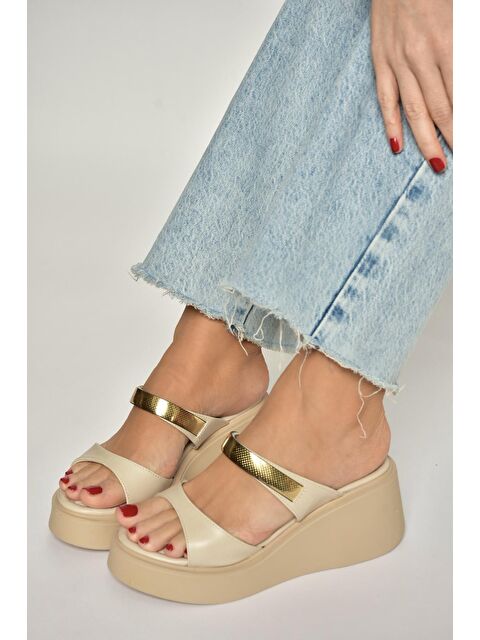 Fox Shoes Bej Kadın Terlik Y973518509 - S000518142-19928