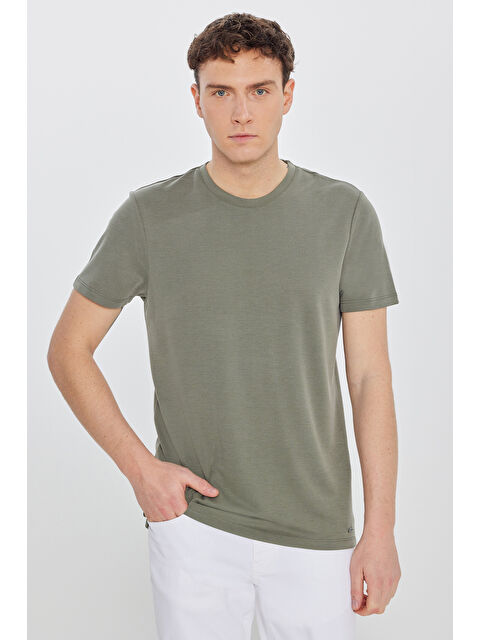 Altınyıldız Classics Erkek Haki Yumuşak Dokulu Slim Fit Dar Kesim Bisiklet Yaka Tişört