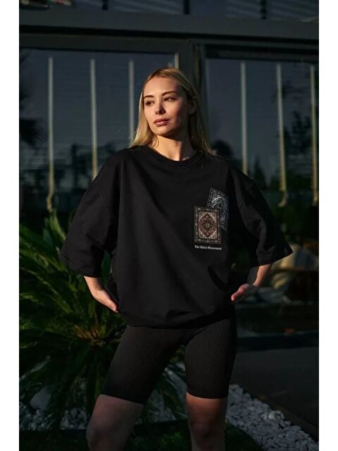 Jane's Unisex Bisiklet Yaka Baskılı Oversize T-Shirt - Siyah
