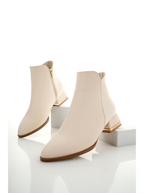 Muggo SHANE Metal Topuk Detaylı Fermuarlı Kadın Bot - S000273263-26407