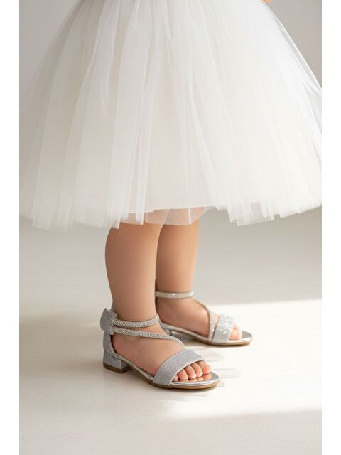 GÖRKEM BEBE AYAKKABI VE TEKSTİL KIZ BEBEK TAŞLI ABİYE AYAKKABI - S000508688-18105