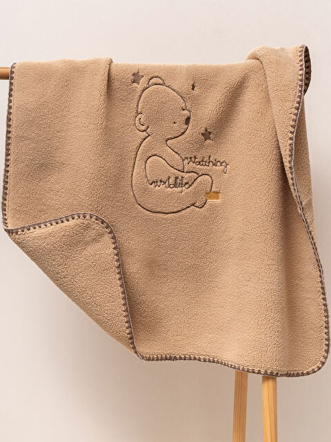 Mahfel Kahve Welsoft Çift Katlı Oturan Ayı Nakışlı Bebek Battaniyesi - S000511384-19413