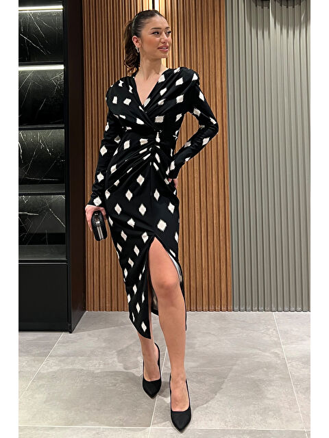 Gülseli Kadın Kruvaze Yaka Bel Büzgülü Düğme Detaylı Yırtmaçlı Desenli Elbise - S000326589-19351