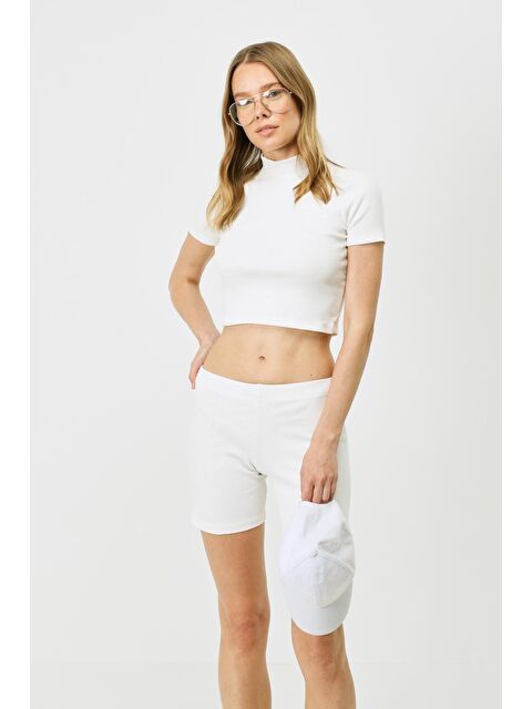 C&City Kadın Vücuda Oturan Dik Yaka Kısa Kol Fitilli Bluz 921 Ekru - S000226341-19965