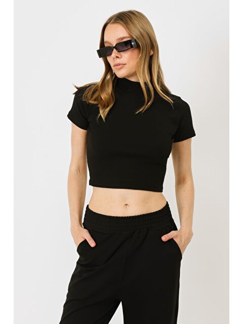 C&City Kadın Vücuda Oturan Dik Yaka Kısa Kol Fitilli Bluz 921 Siyah - S000226341-19351