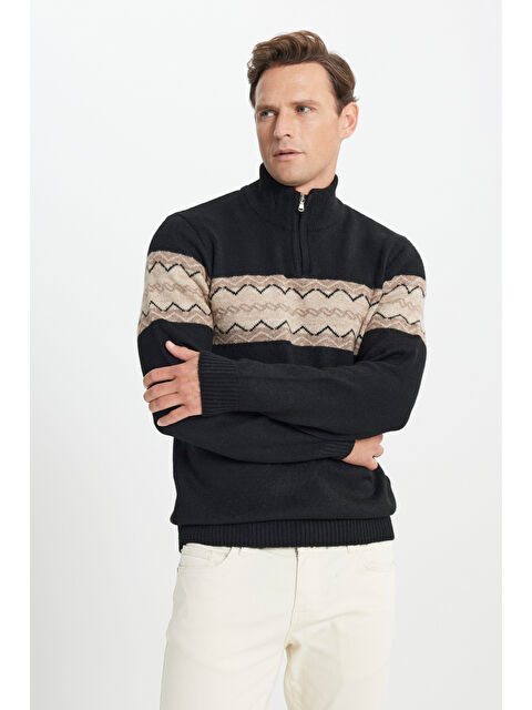 AC&Co / Altınyıldız Classics Erkek Siyah-Bej Standart Fit Bato Yaka Fermuarlı Etnik Desenli Triko Kazak - S000394375-37423