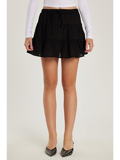 TUDORS Kadın Relax Fit Bağlama Detaylı Beli Lastikli Siyah Etek - S000521727-19351