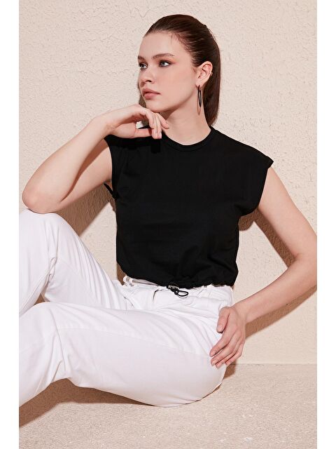 Lela Bisiklet Yaka % 100 Pamuk Crop T Shirt 5865587 - S000137384-19351