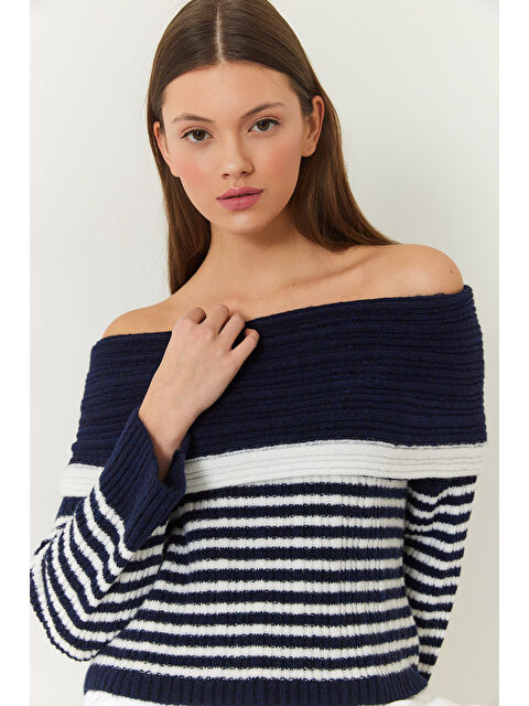 SHADE Kadın Degaje Yaka Çizgili Kazak - S000377178-37341