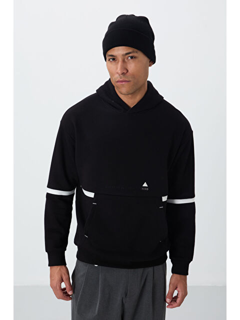 Tommylife Siyah Pamuklu Kalın İçi Tüylü Yumuşak Dokulu Comfort Fit Nakışlı  Erkek Hoodie - 88417 - S000330151-19351