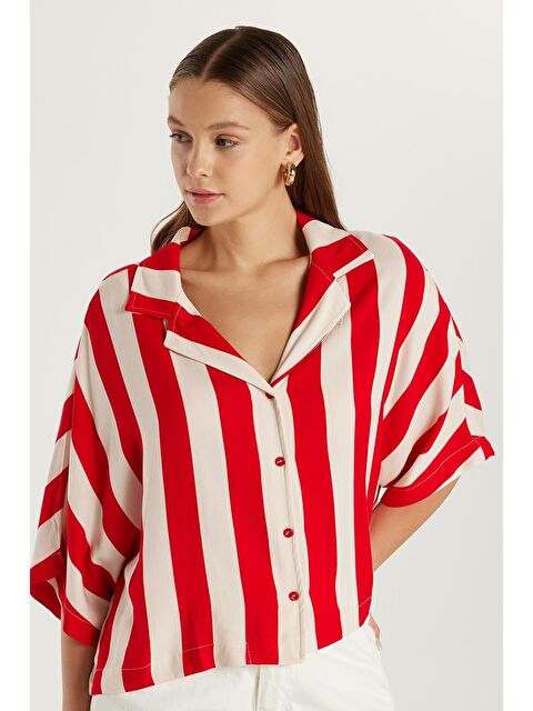 TUDORS Kadın Standart Fit Viskon V Yaka Çizgili Gömlek - S000521741-23173