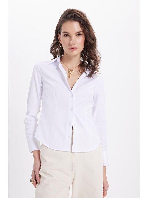 TUDORS Kadın Slim Fit Dar Kesim Pensli Vucüda Oturan Uzun Manşet Beyaz Gömlek - S000521748-20063