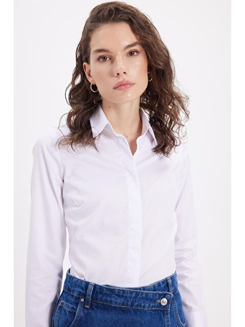 TUDORS Kadın Slim Fit Non-Iron Pamuklu Vücuda Oturan Ütü Gerektirmez Pensli Beyaz Gömlek - S000521757-20063