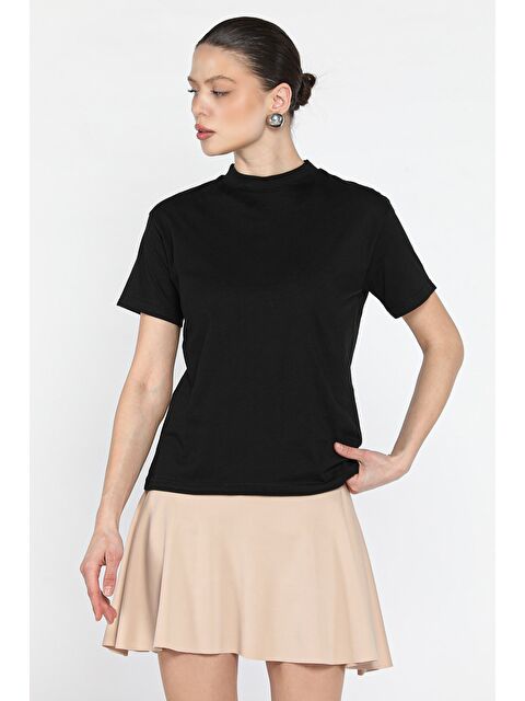 Gülseli Dik Yaka Kadın Tişört - S000379705-19351