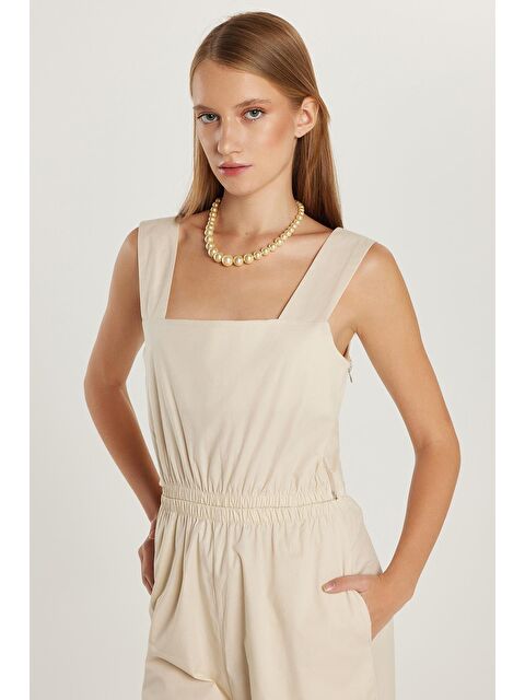 TUDORS Kadın Slim Fit Dar Kesim Beli Lastikli Bol Paça Askılı Yaka Bej Tulum - S000523423-19928