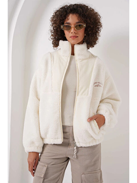 Hazelin Kadın Ekru Krem Baskılı Fermuarlı Suni Yünlü Astarlı Pelüş Ceket HZL25W BD151941 - S000320993-19965