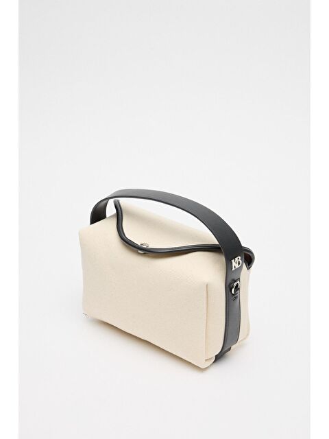 Kadriye Baştürk Kanvas Deri Detaylı Kapaklı Çanta Ekru