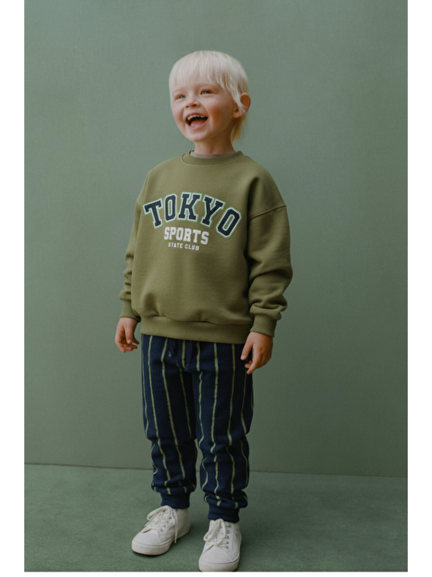 Magu Erkek Çocuk Pamuklu Yeşil Baskılı Sweatshirt Ve Lacivert Çizgili Pantolon Takım - S000479873-23173