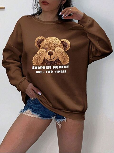 Trendseninle Kadın Kahve Surprise Moment Baskılı Oversize Bisiklet Yaka Sweatshirt - S000487592-19413