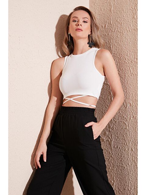 Lela Fitilli Çapraz Bağlama Detaylı Crop Atlet 5865586 - S000137391-20063