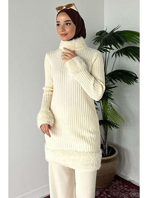 Julude Gülseli Pelüş Detaylı Kendinden Çizgi Desenli Tesettür Triko Tunik - S000517563-19966