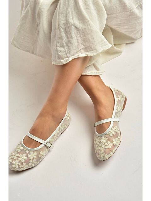 Fox Shoes Beyaz Kadın Babet Y726711415 - S000531770-20063