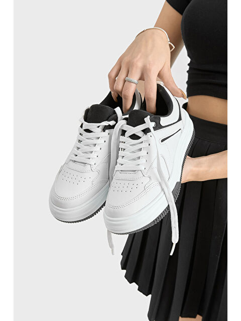 TONNY BLACK Kadın Beyaz Siyah Termo Taban Bağcıklı Spor Ayakkabı - S000493924-21165