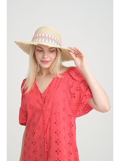 Luminos Butik Bej Renkli Hasır Şapka, Kırmızı Mavi Desenli Şeritli, Püskül Detaylı, Siyah Aksesuarlı Şapka HSR2101 - S000375042-19928