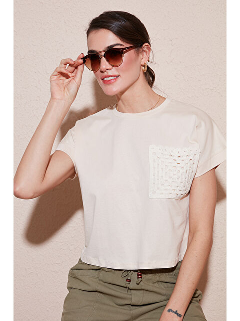 Lela Pamuklu Tek Cepli Regular Fit Bisiklet Yaka T Shirt 5865818 - S000346529-20600