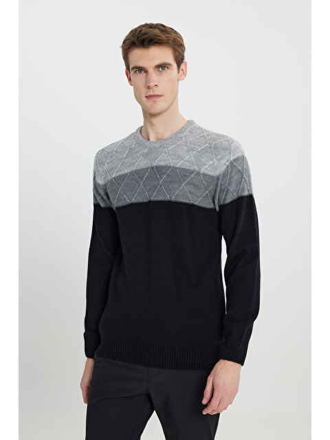 AC&Co / Altınyıldız Classics Erkek Gri-Siyah Standart Fit Normal Kesim Bisiklet Yaka Colorblock Desenli Triko Kazak