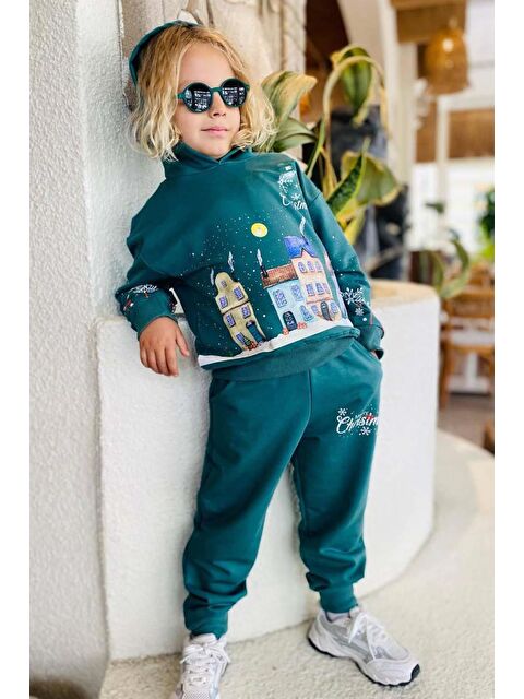 Riccotarz Kız Erkek Çocuk Kar Tanesi ve Bina Digital Baskılı Yazı Detaylı Yeşil Eşofman Takım - S000479903-18194