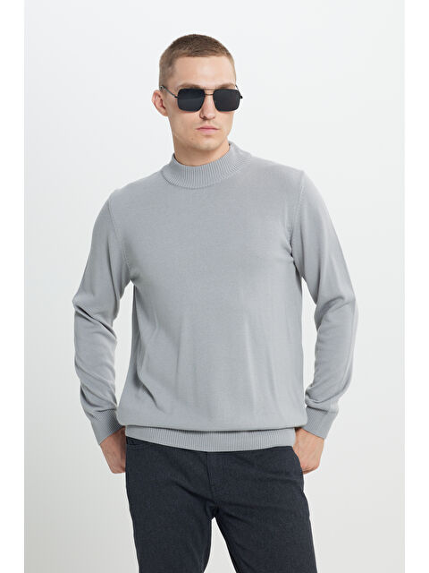 AC&Co / Altınyıldız Classics Erkek Gri Melanj Tüylenme Yapmayan Anti-Pilling Standart Fit Yarım Balıkçı Yaka Triko Kazak