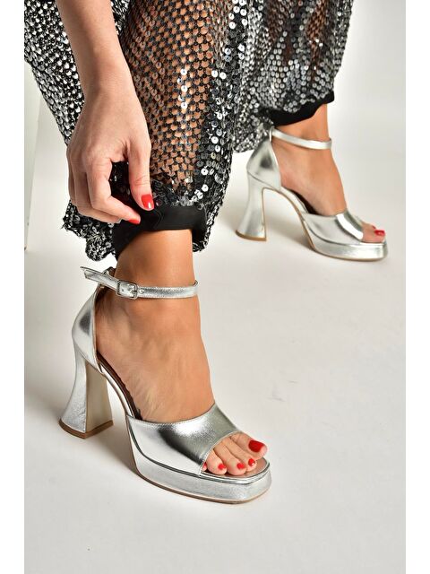 Fox Shoes Gümüş Kadın Topuklu Ayakkabı Y404850209 - S000531842-18105