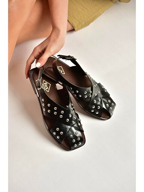 Fox Shoes Siyah Kadın Sandalet Y458502760 - S000531846-19351
