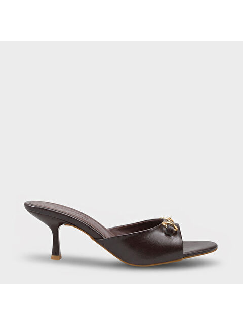 Capone Outfitters Irena Sivri Burunlu Metal Tokalı Orta Topuklu Kadın Terlik - S000530327-19413