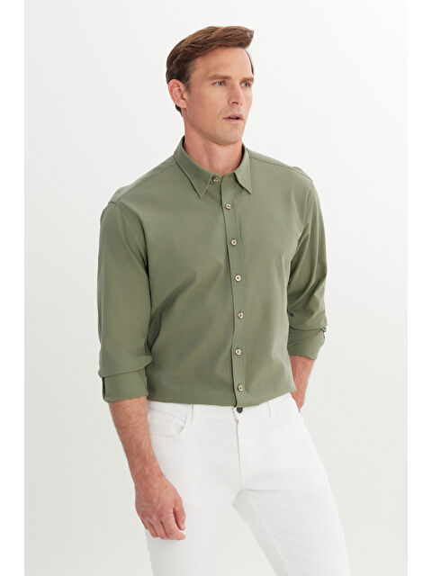 AC&Co / Altınyıldız Classics Erkek Haki Comfort Fit Rahat Kesim Gizli Düğme Yaka %100 Pamuk Flamlı Gömlek