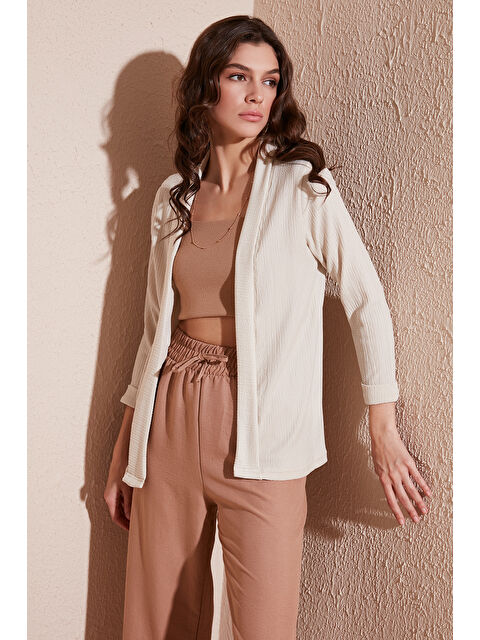 Lela Yakası ve Kolu Katlı Gofre Kimono Kadın Hırka 5869014 - S000336576-25636