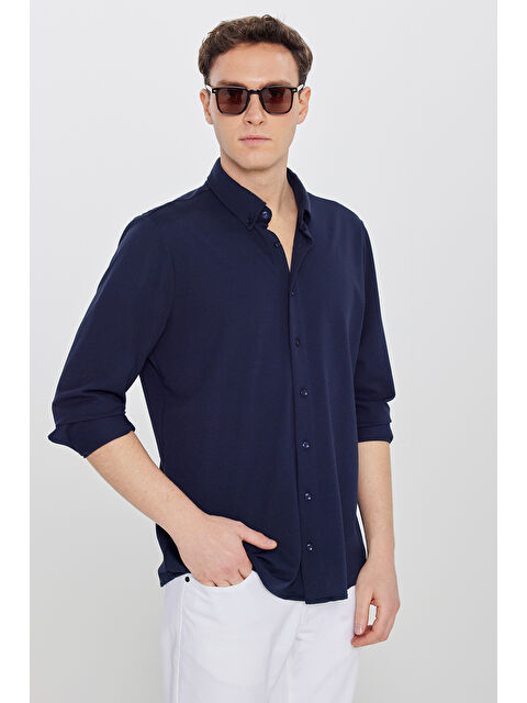 AC&Co / Altınyıldız Classics Erkek Lacivert Pamuklu Tailored Slim Fit Dar Kesim Düğmeli Yaka Örme Gömlek