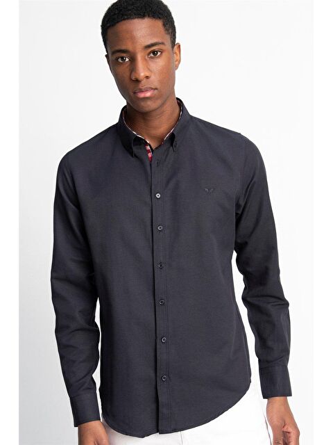 TUDORS Erkek Slim Fit Dar Kesim Uzun Kollu Pamuklu Oxford Doku Lacivert Düğmeli Yaka Gömlek