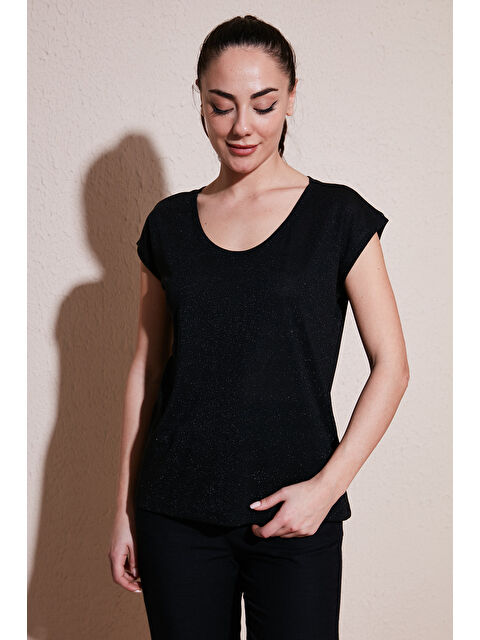 Fashion Friends Standart Fit Yuvarlak Yaka Simli Bluz 25Y0202K1 - S000375687-19351