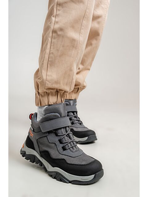 Mnpc Erkek Çocuk Gri Su Geçirmez Anatomik Günlük Bot - S000446422-20600