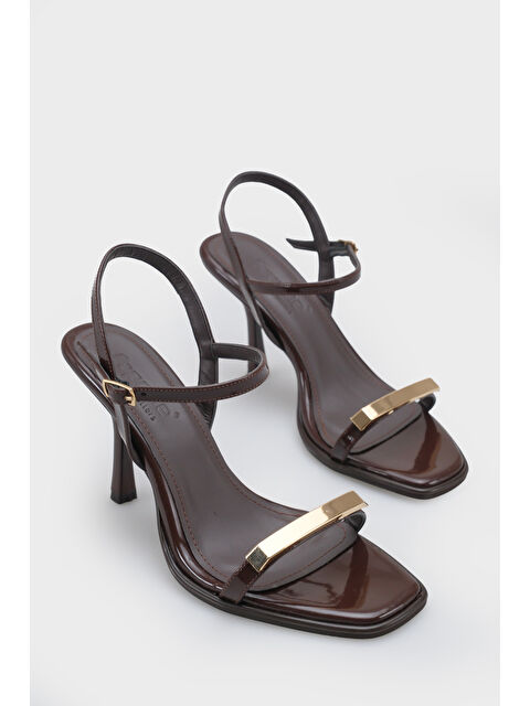 Capone Outfitters Reggi Küt Burunlu Metal Tek Bantlı Orta Topuklu Bilekten Bantlı Kadın Ayakkabı - S000530338-19413