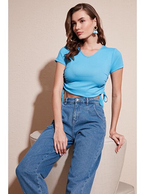 Lela Slim Fit V Yaka Yanları Büzülebilir Bluz 5864011 - S000145694-17234