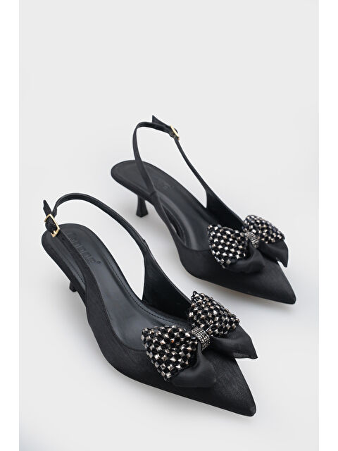 Capone Outfitters Nikolia Taşlı Fiyonklu Sivri Burunlu Saten Orta Topuklu Kadın Ayakkabı - S000530340-19351