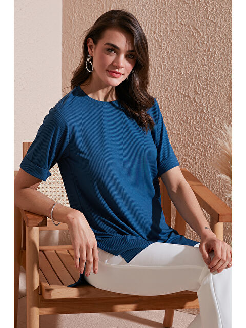 Lela Oversize Bisiklet Yaka Yırtmaç Detaylı Bluz 5869000 - S000336569-23093